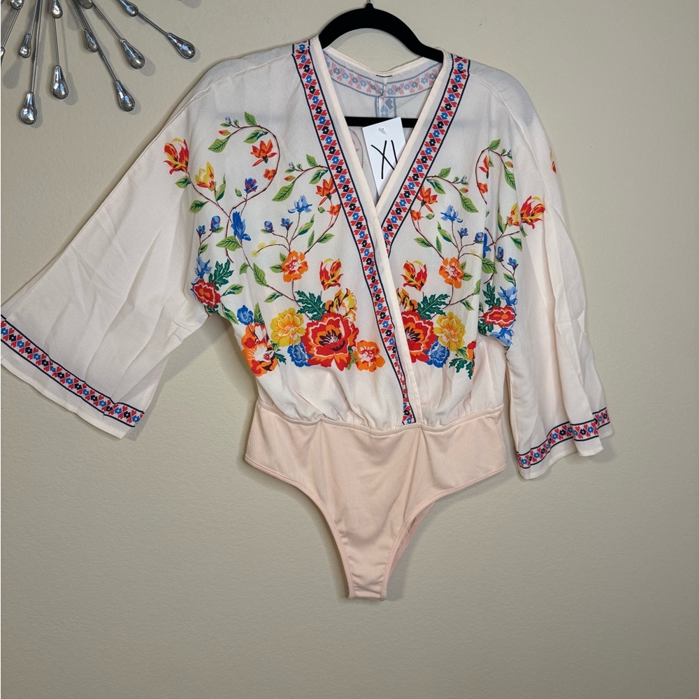 Gorgeous Bohemian Bright Colored Floral 3/4 Dolman Sleeve Bodysuit Size XL NWT - Picture 6 of 16